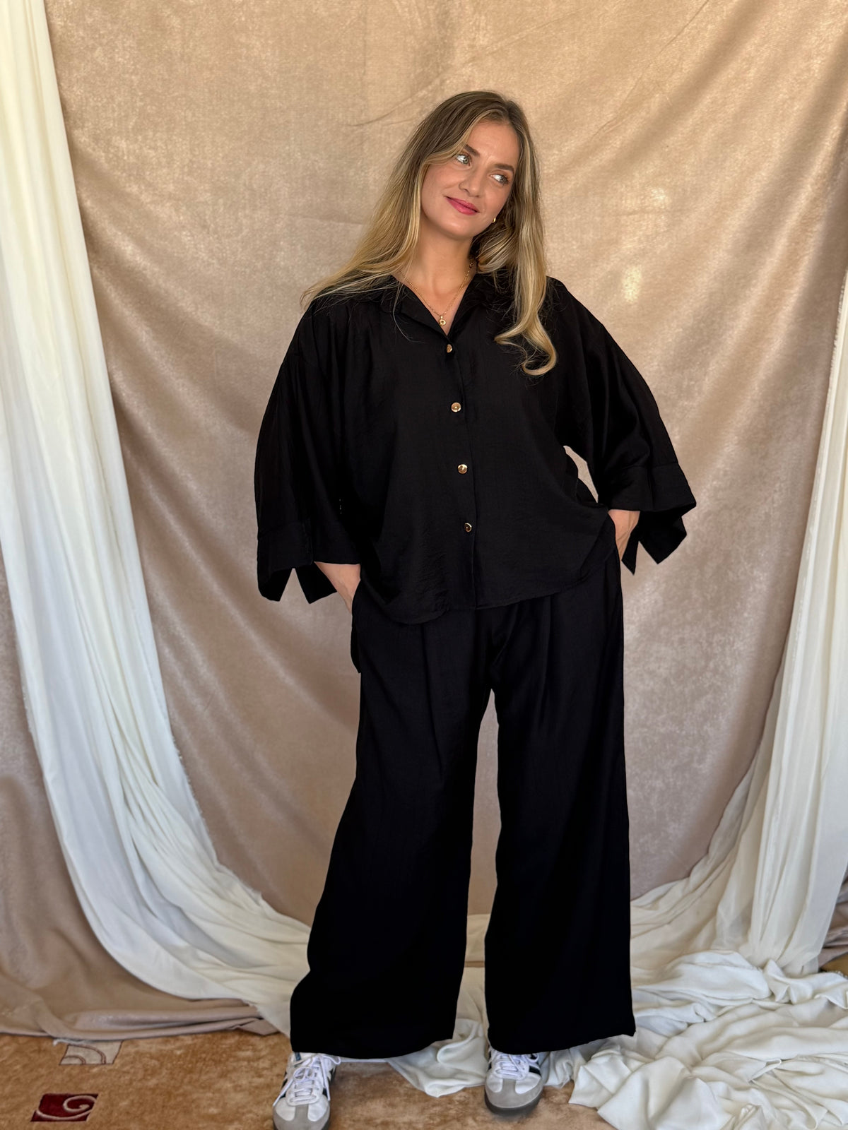 ENSEMBLE EN LIN FROISSE NOIR