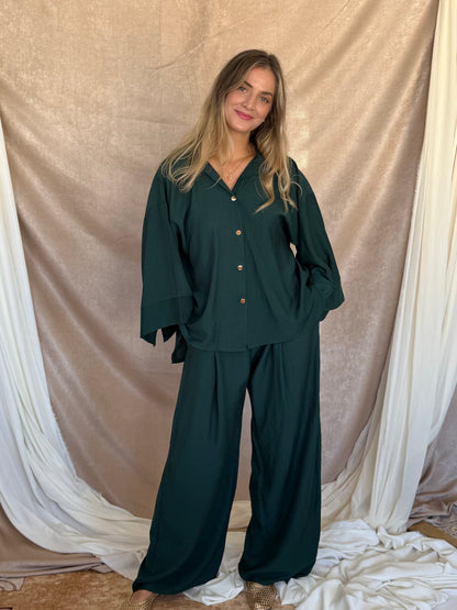 ENSEMBLE EN LIN FROISSE VERT