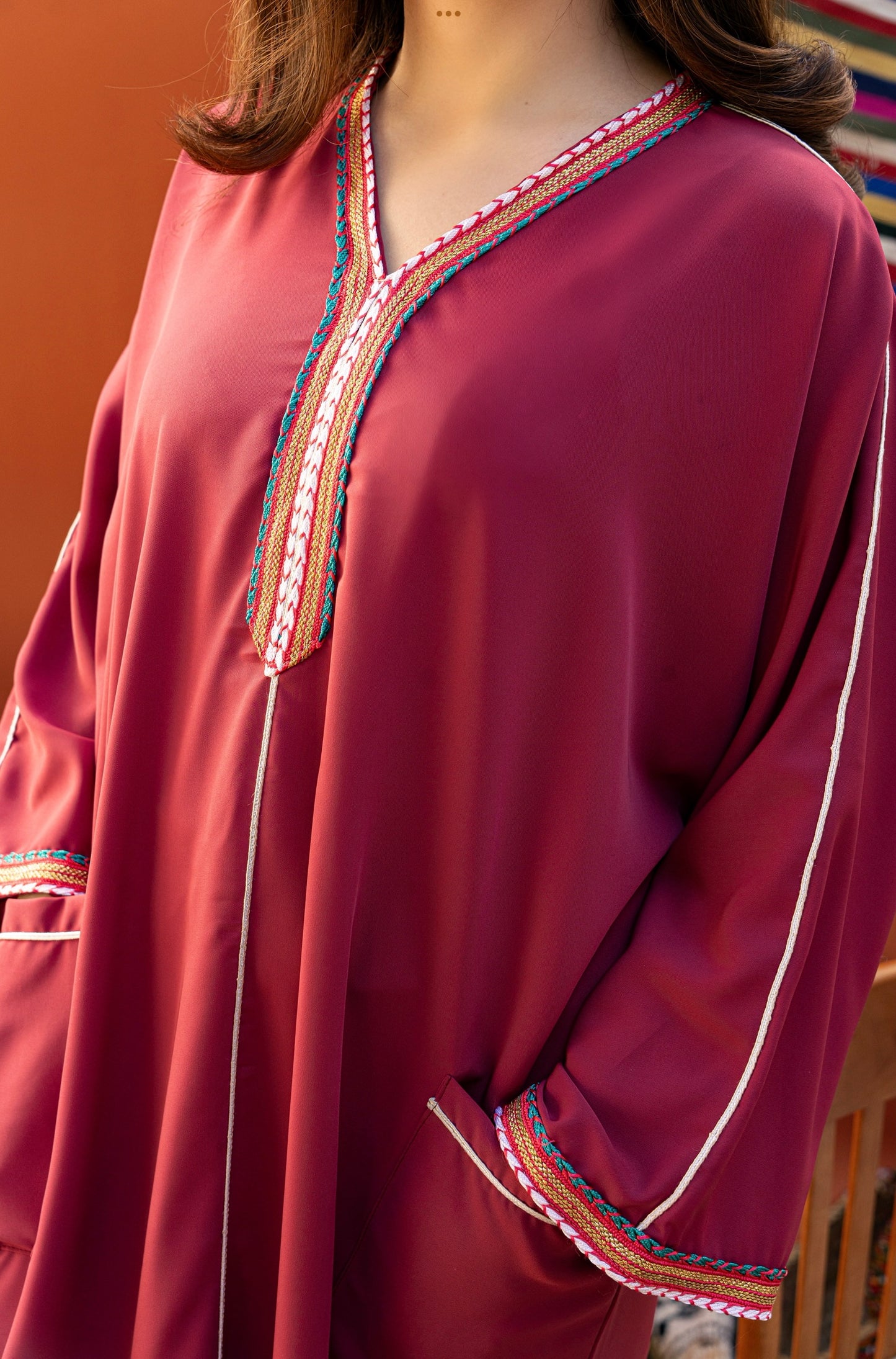 DJELLABA À POCHE ROSE GALON VERT