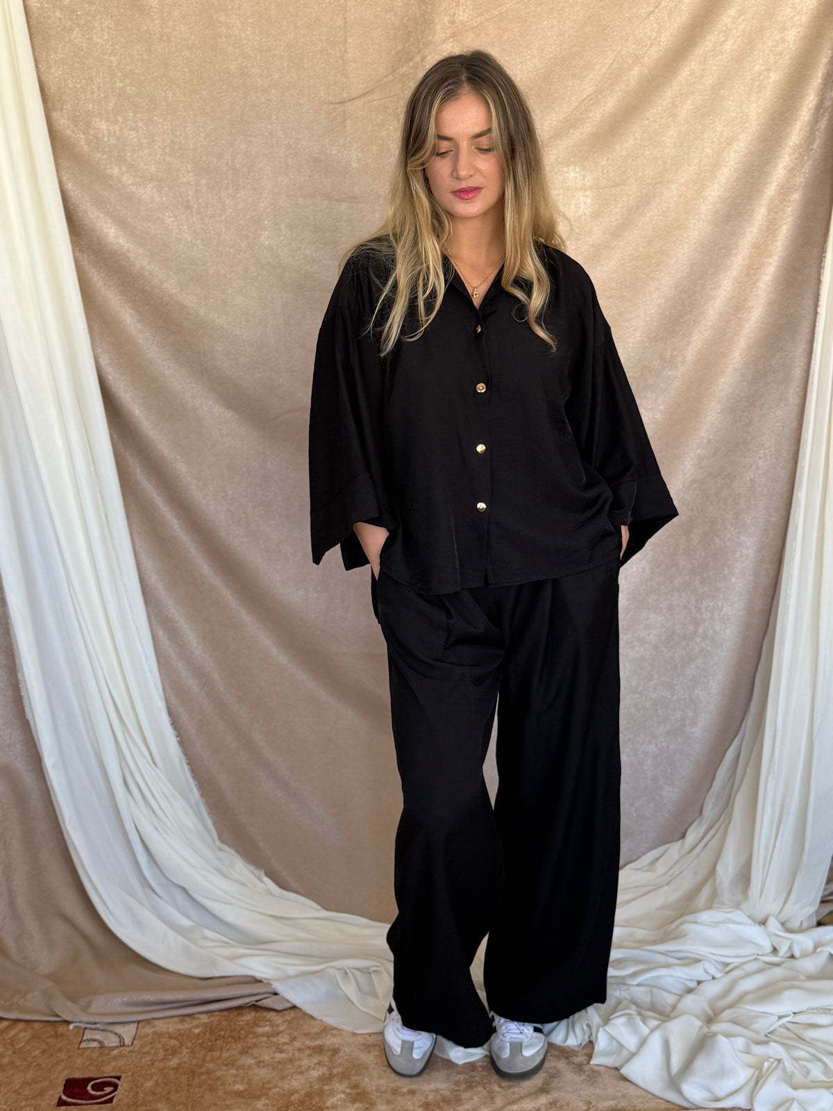 ENSEMBLE EN LIN FROISSE NOIR