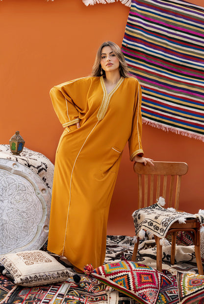 DJELLABA À POCHE MOUTARDE GALON DORÉ TRESSE