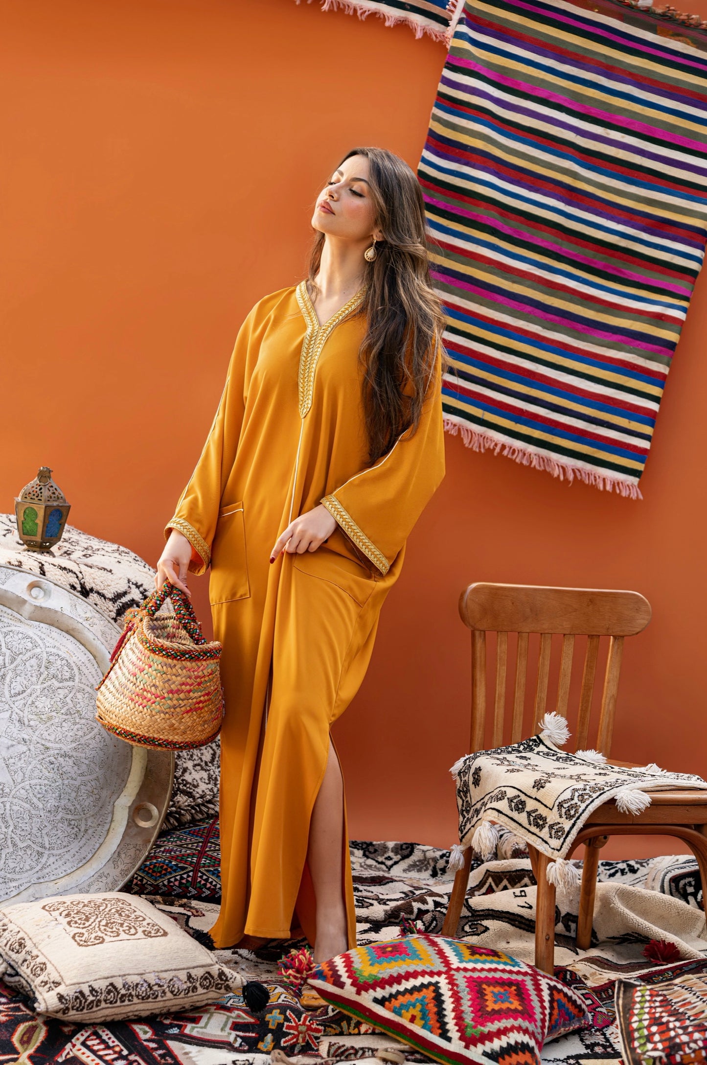 DJELLABA À POCHE MOUTARDE GALON DORÉ TRESSE