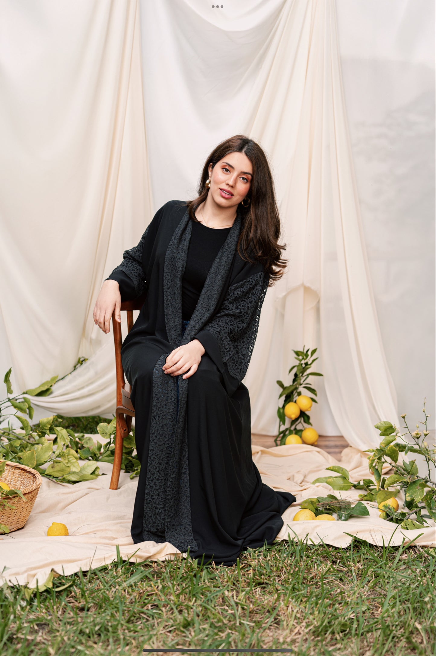 ABAYA NOIR EN DENTELLE