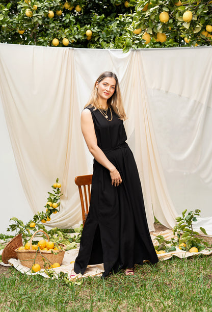 ROBE A FENTES NOIR