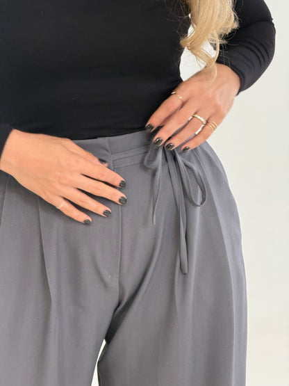PANTALON A PLIS GRIS