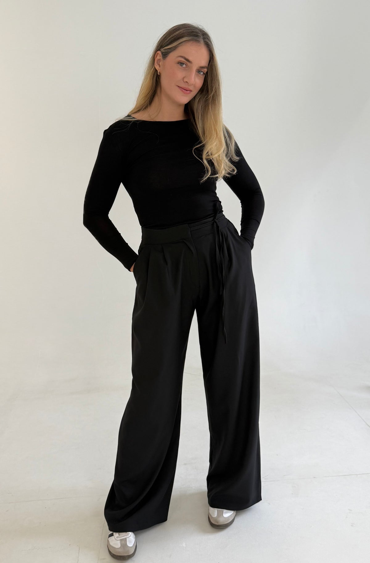 PANTALON A PLIS NOIR