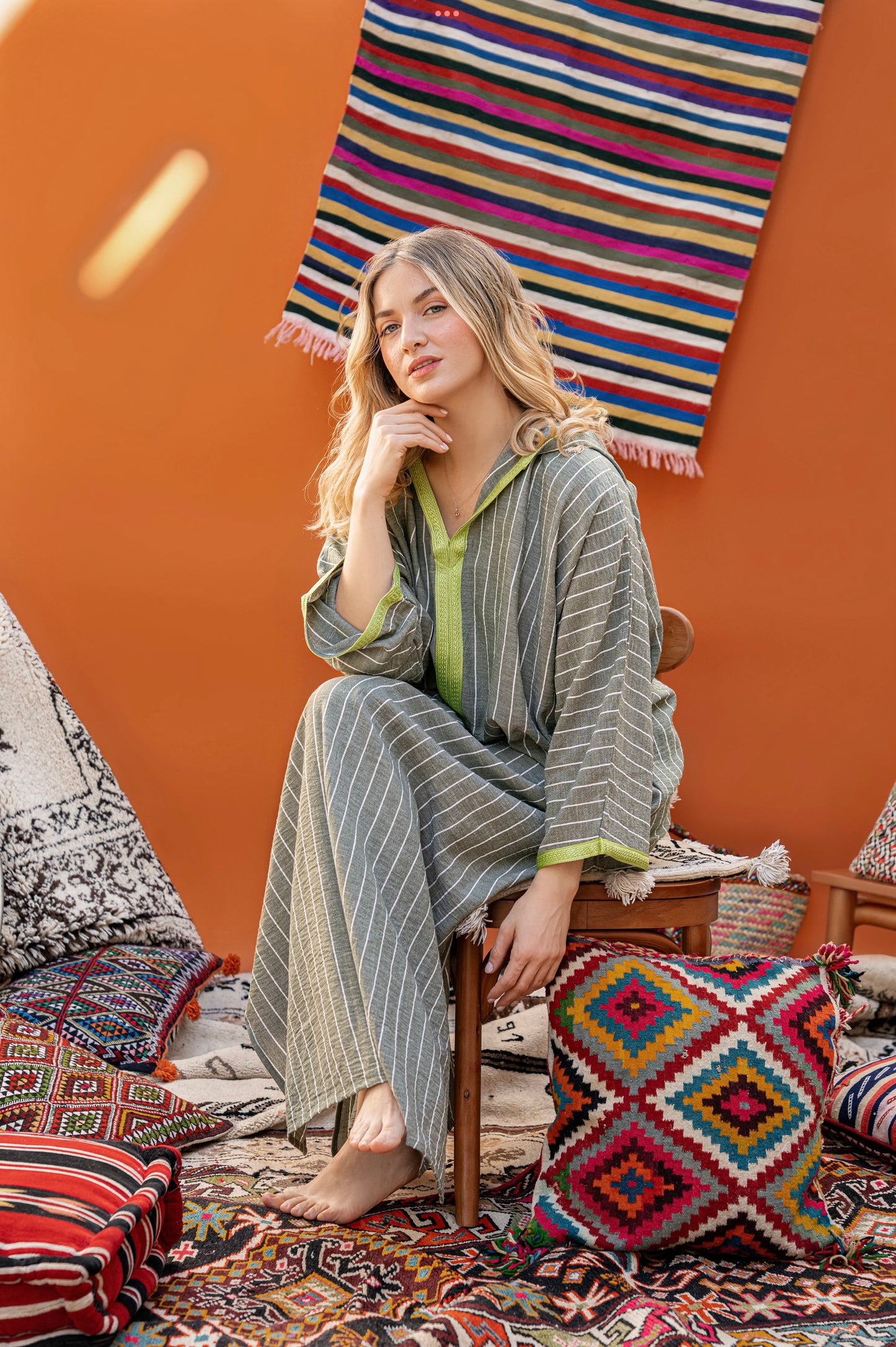 DJELLABA EN LIN À CAPUCHE VERT