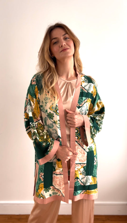 KIMONO VERT ET ROSE