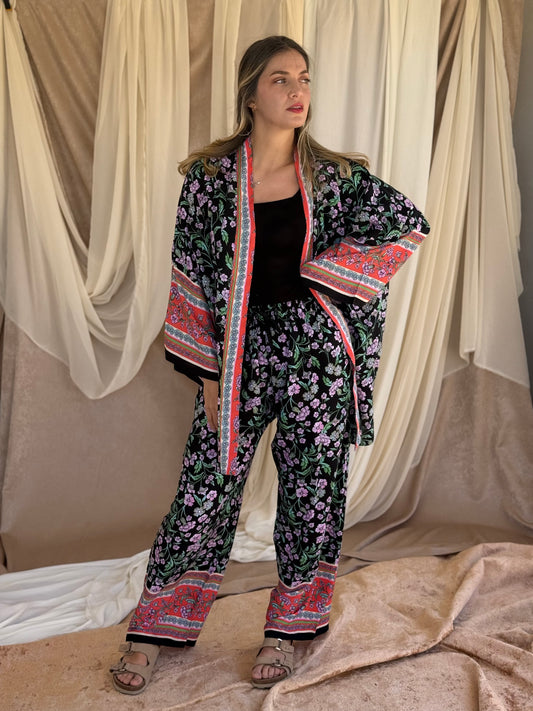 ENSEMBLE A FLEURS NOIR