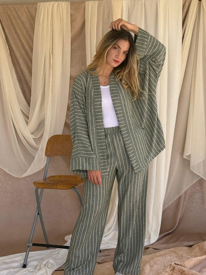 ENSEMBLE EN LIN A RAYURES VERT