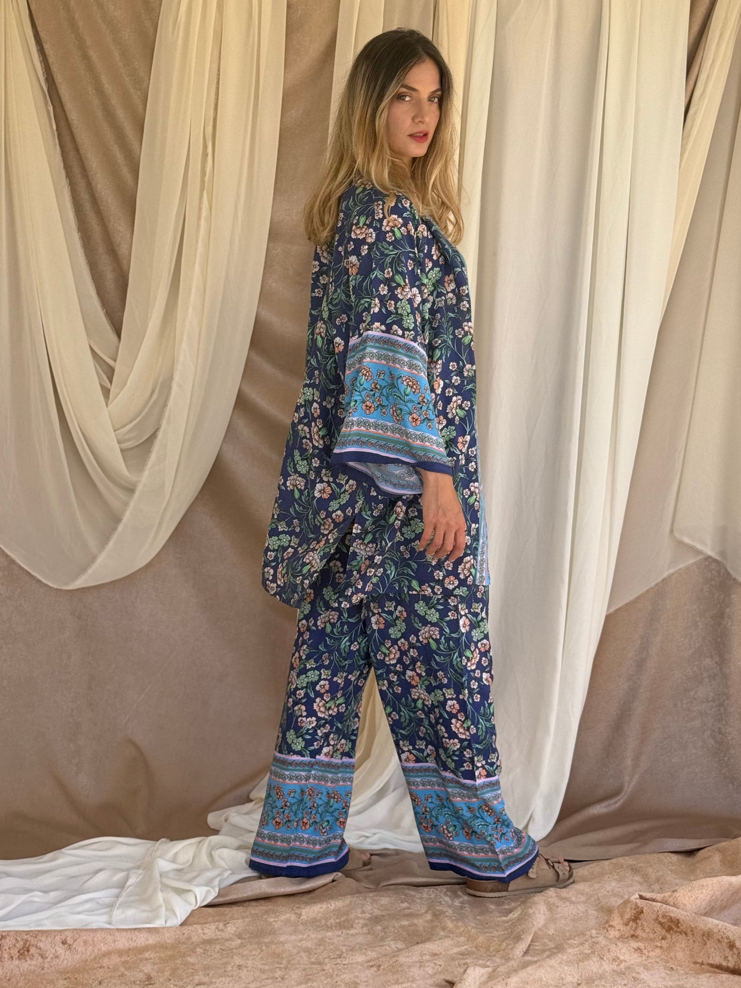 ENSEMBLE A FLEURS BLEU