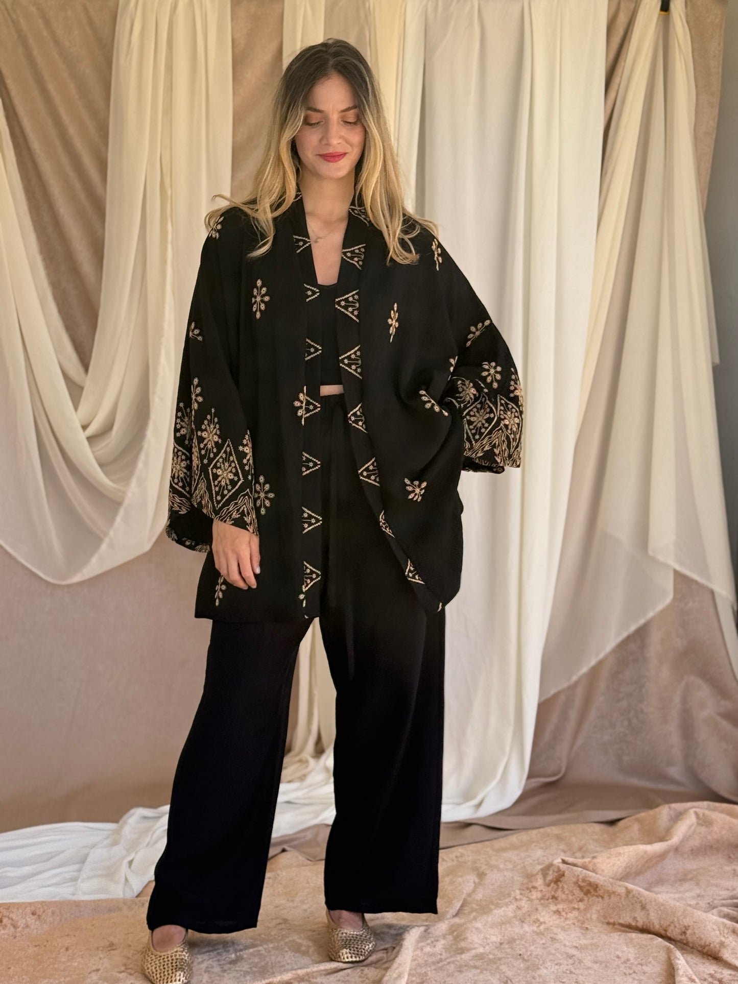 ENSEMBLE KIMONO BRODE NOIR