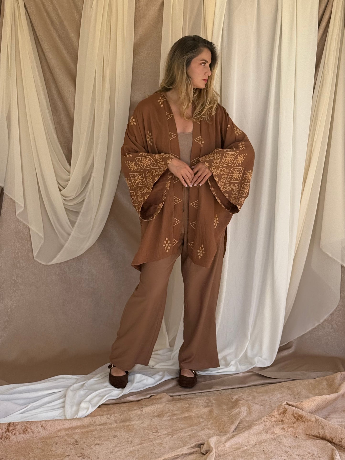 ENSEMBLE KIMONO BRODE MARRON CLAIRE