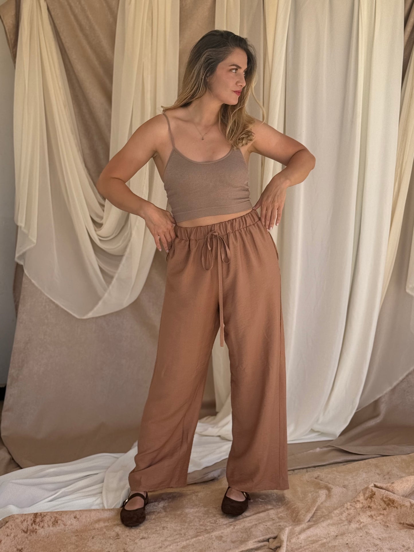 PANTALON EN LIN MARRON