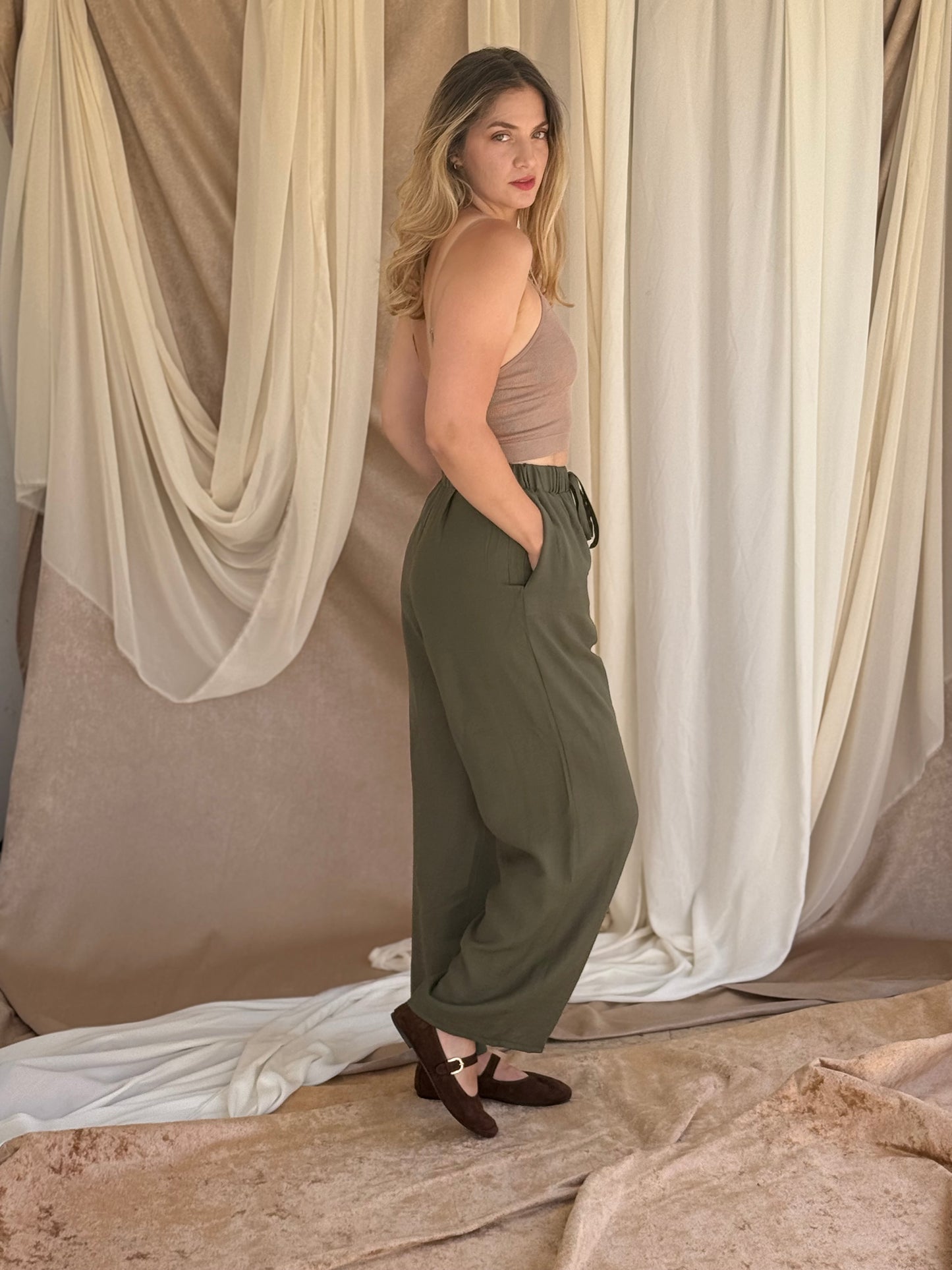 PANTALON EN LIN VERT