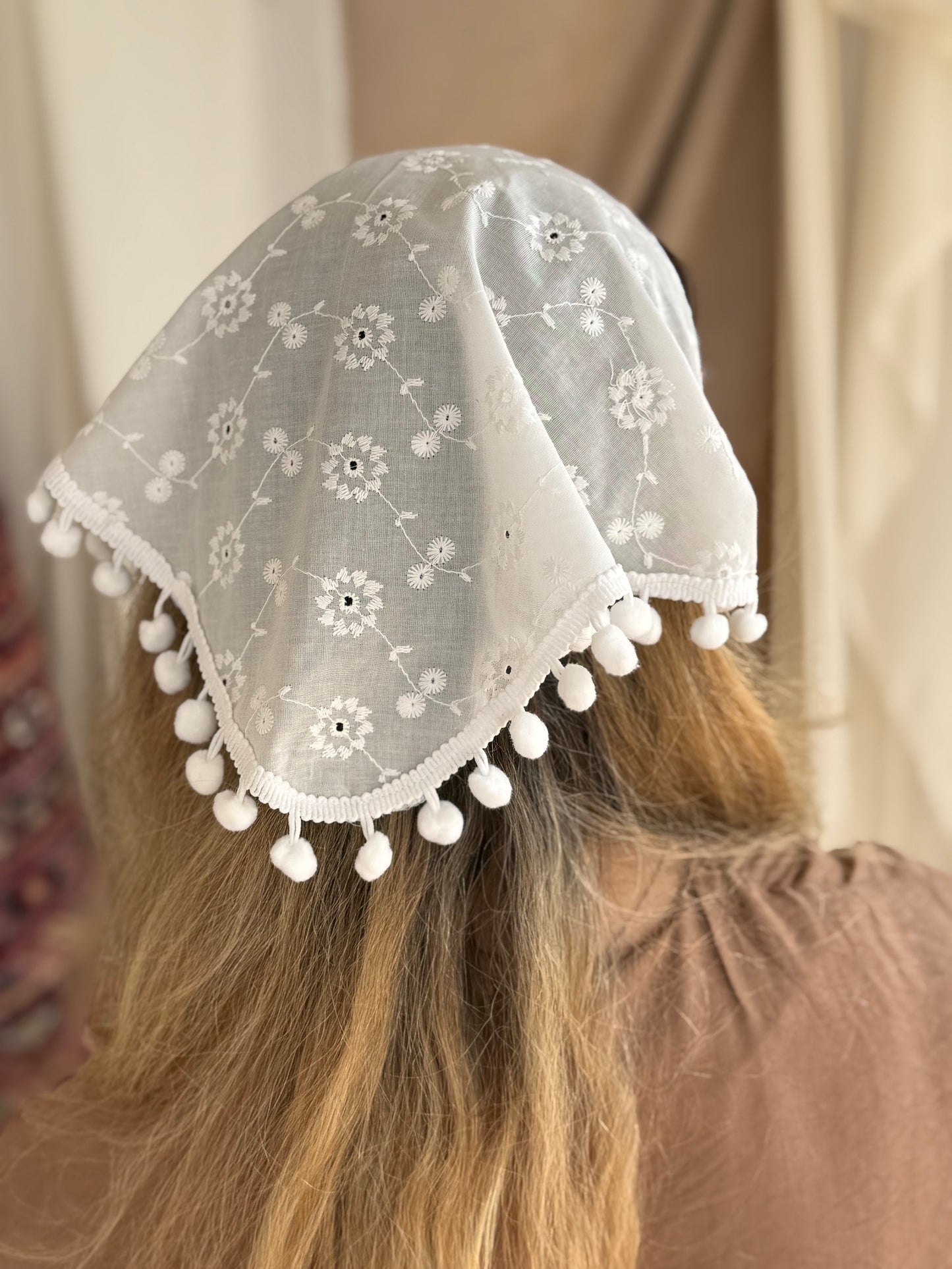FOULARD BRODE BLANC