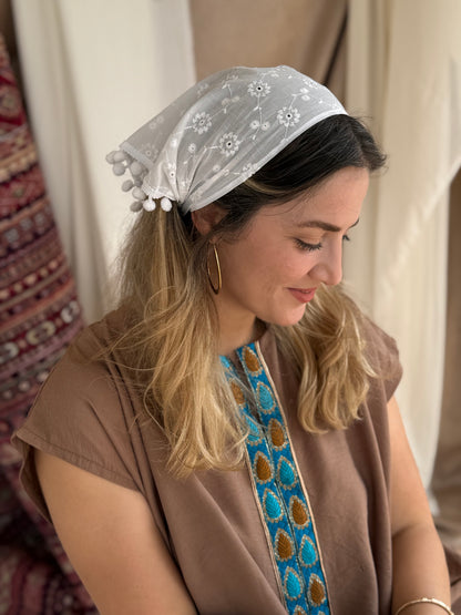 FOULARD BRODE BLANC