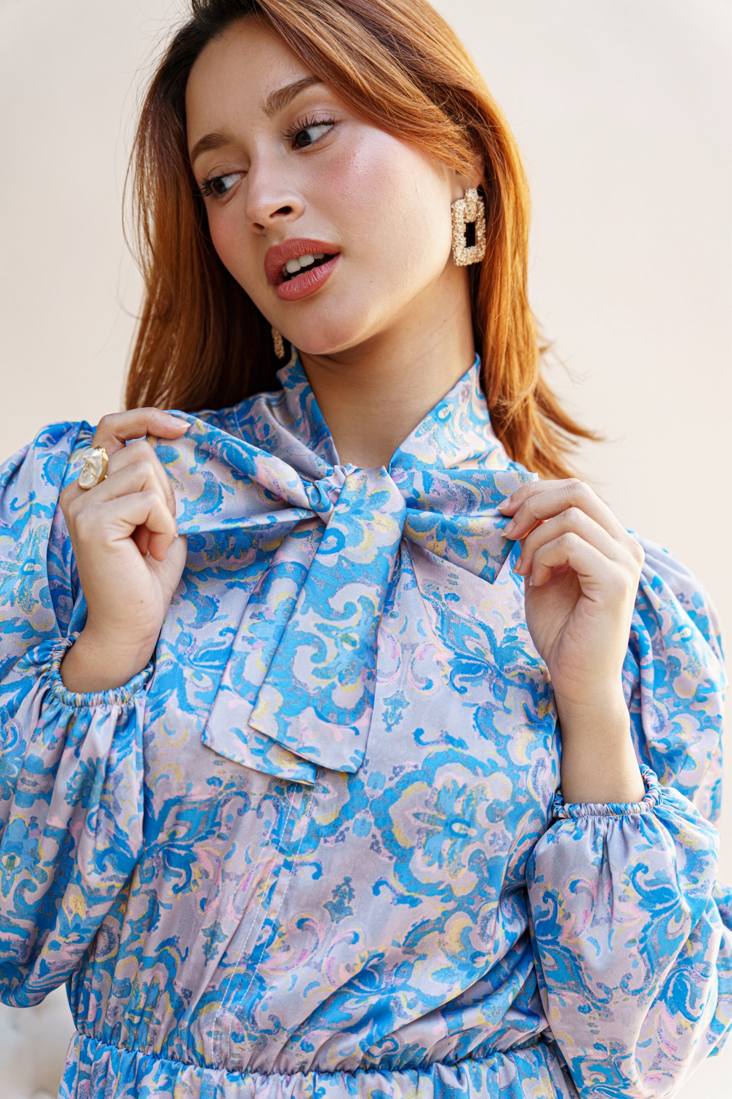 ROBE COL CRAVATE BLEU