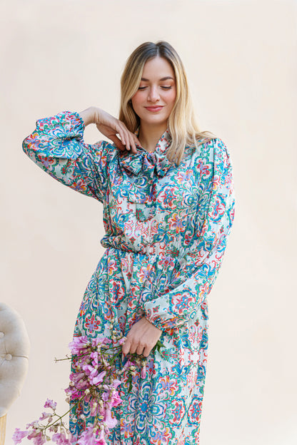 ROBE COL CRAVATE VERTE