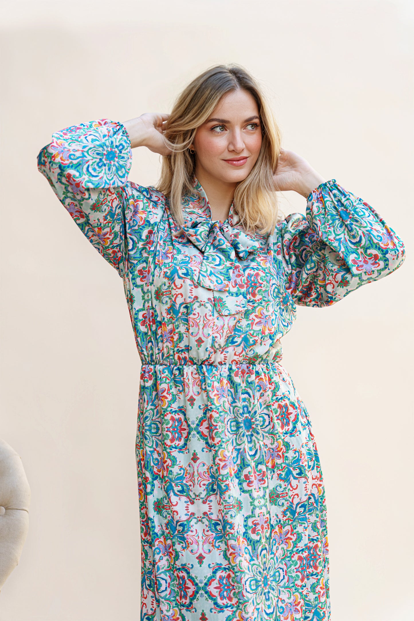 ROBE COL CRAVATE VERTE