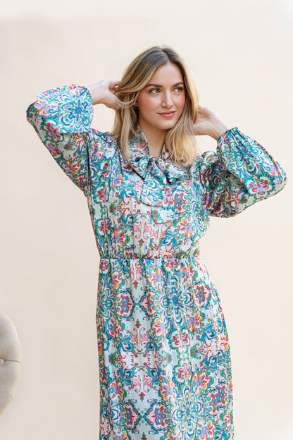 ROBE COL CRAVATE VERTE