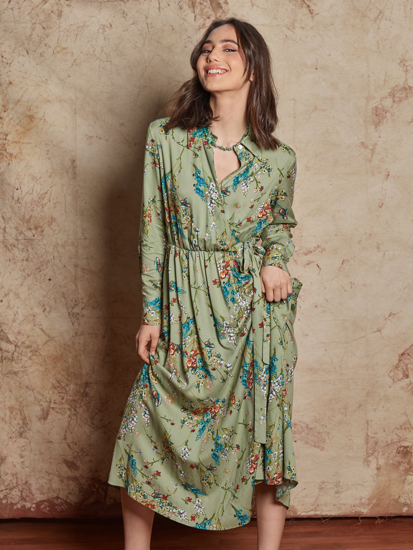 ROBE A FLEURS MANCHES LONGUES